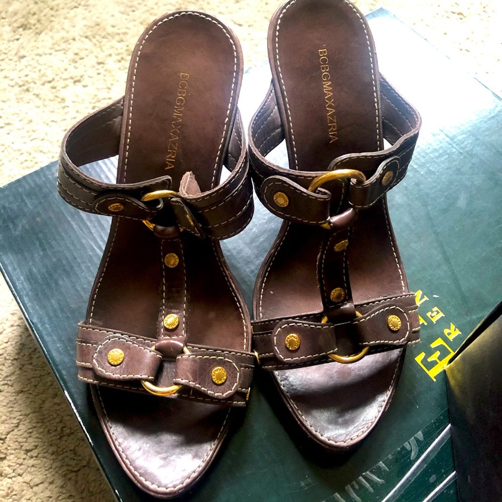 BCBG Leather heeled sandal